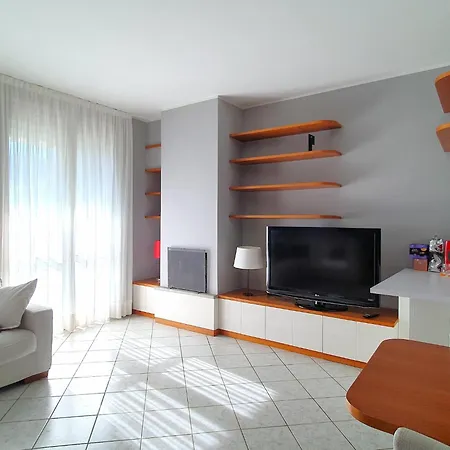 Apartment Near Lago Maggiore And Lugano Διαμέρισμα *