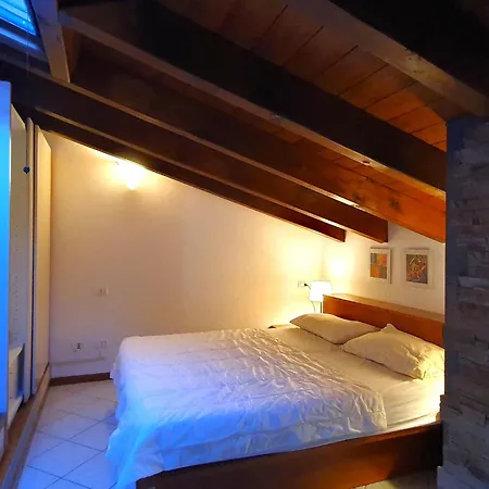 Apartment Near Lago Maggiore And Lugano Διαμέρισμα *